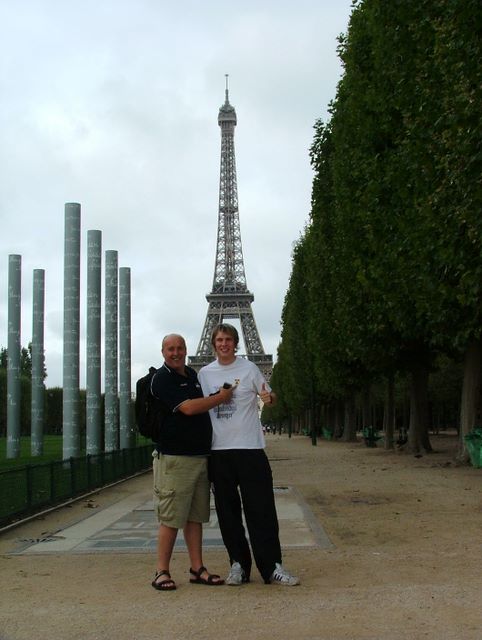 Nige shows which part of Dougster the Eiffel Tower will go through him for daring to wear "that" t-shirt on tour
.